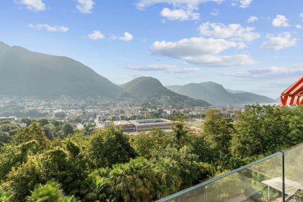 Attika über den Dächern von Lugano 8