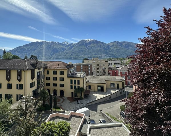 Wunderschöne historische Villa mit vier grosszügigen Wohneinheiten in Muralto 2