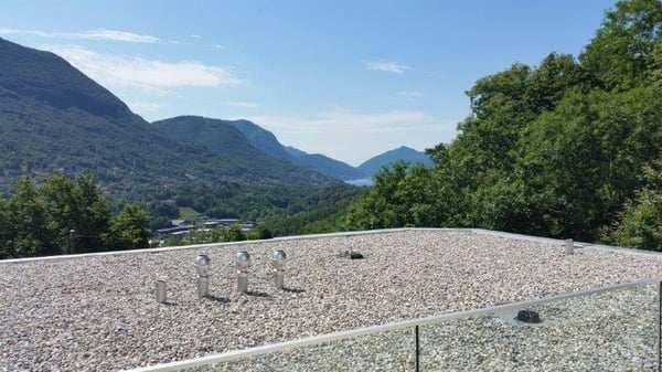 CAPRIASCA: 1.5 LOC. CON AMPIA TERRAZZA E GIARDINO 2