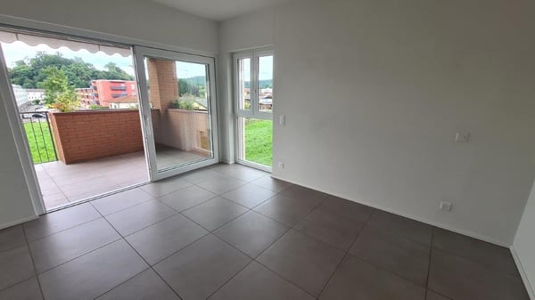 MENDRISIO: GRANDE 1.5 LOC. CON PORTICO E GIARDINO PRIVATO 7