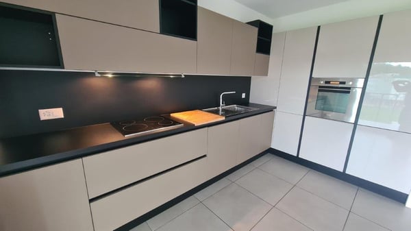 MENDRISIO: GRANDE 1.5 LOC. CON PORTICO E GIARDINO PRIVATO 5