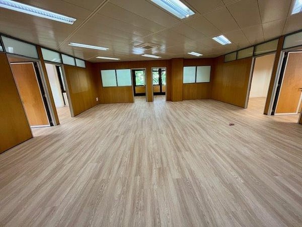 Moderni uffici di 2 locali con vista panoramica a Lugano 3