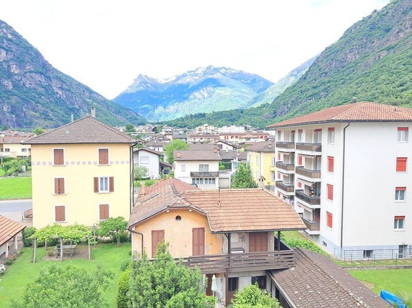 Spazioso appartamento di 1.5 locali all'ultimo piano 1