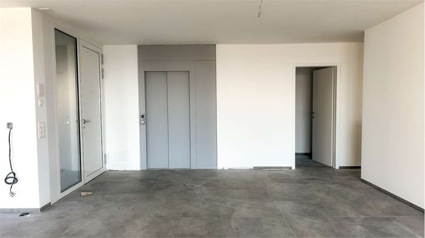 MODERNA VILLA IMMERSA NEL VERDE CON VISTA APERTA 7