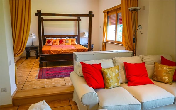 PRESTIGIOSA VILLA CON VISTA LAGO 12