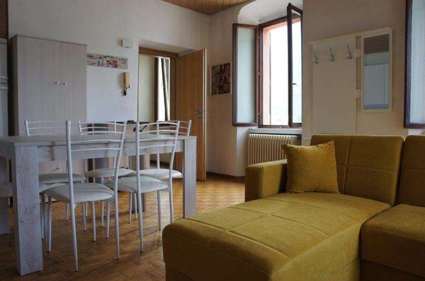 MENDRISIO-CAPOLAGO: PALAZZINA A REDDITO 1