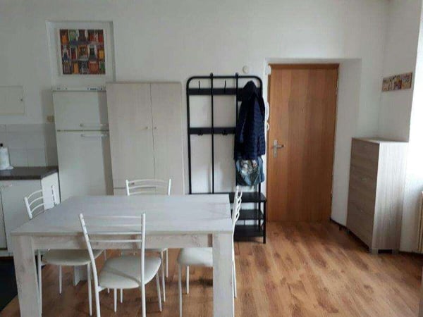 MENDRISIO-CAPOLAGO: PALAZZINA A REDDITO 10