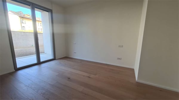 CHIASSO: NUOVO ELEGANTE 1.5 LOC CON AMPIO GIARDINO 10