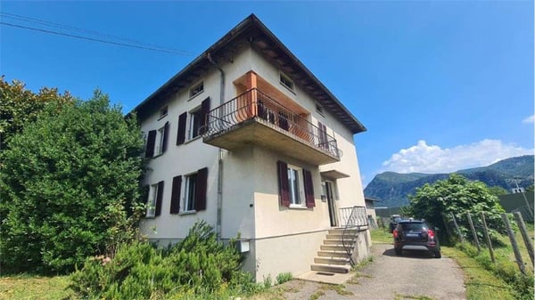 MENDRISIO: casa bifamiliare con terreno 1