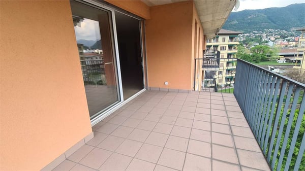 CHIASSO: spazioso attico 1.5 loc. panoramico 6