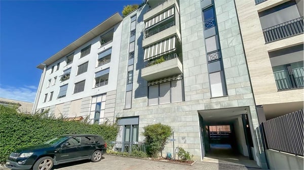 SPAZIO COMMERCIALE LUMINOSO NEL CENTRO DI LUGANO 11