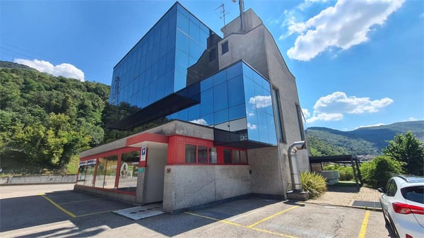 LUGANO: prestigioso nuovo ufficio in edificio moderno 3