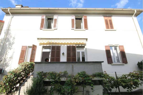Chiasso: casa d'epoca con giardino e due parcheggi in centro 11
