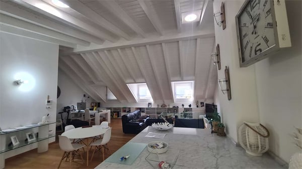 MENDRISO CAPOLAGO: SUGGESTIVO ATTICO VISTA LAGO 7