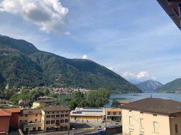 MENDRISO CAPOLAGO: SUGGESTIVO ATTICO VISTA LAGO 5