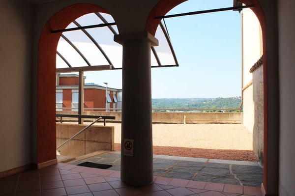 Balerna: rinnovato appartamento con terrazza vicino al centro 11