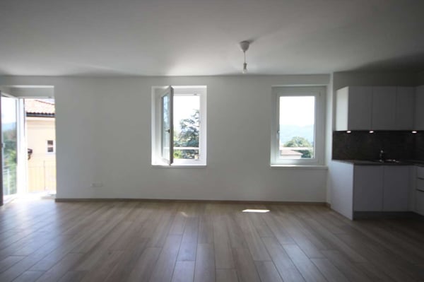 Balerna: rinnovato appartamento con terrazza vicino al centro 1