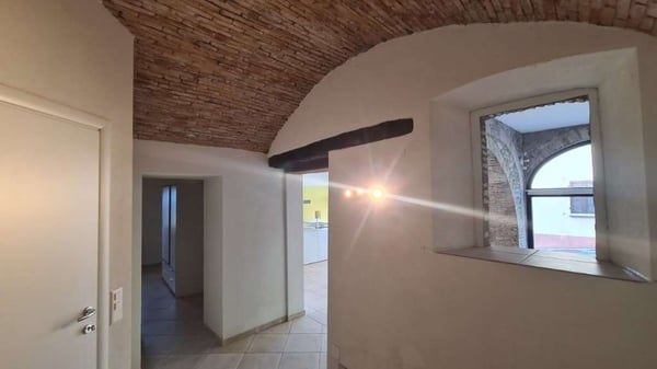 COLDRERIO: SUGGESTIVO APPARTAMENTO 3.5 LOC. NEI VIGNETI 5