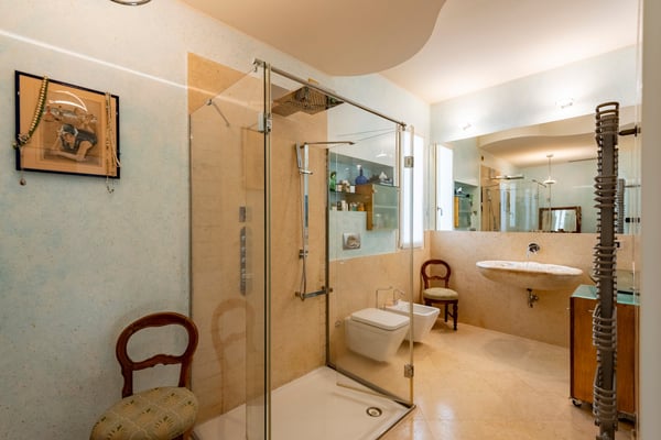 Varazze (ITALIA): elegant villa with a swimming pool, garden, olive grove and garage 13