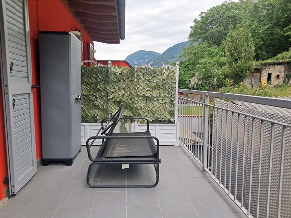 Mendrisio-Capolago: moderno 2,5 loc. duplex nel nucleo 2