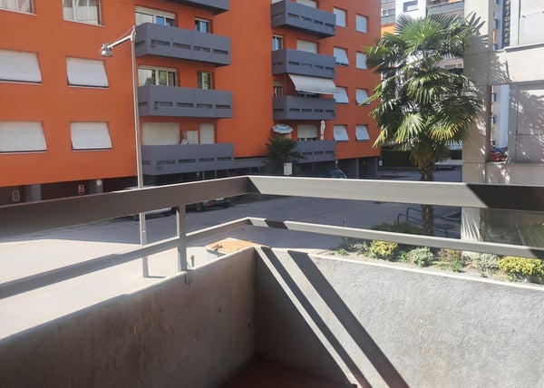 Chiasso: spazioso appartamento di 6.5 locali con balconi 14