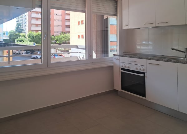 Chiasso: spazioso appartamento di 6.5 locali con balconi 4