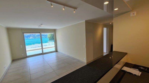 MELANO: SPLENDIDO 2.5 LOC. VISTA LAGO CON TERRAZZA 2