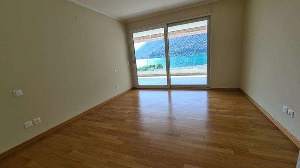 MELANO: SPLENDIDO 2.5 LOC. VISTA LAGO CON TERRAZZA 6