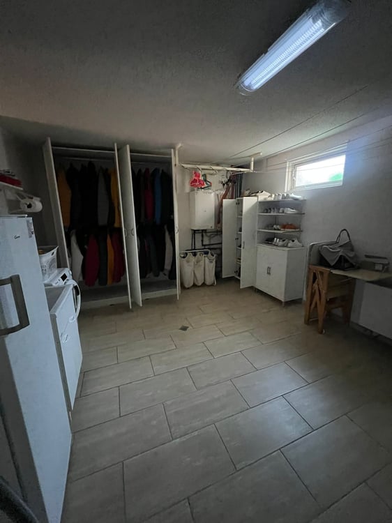 LAVENA PONTE TRESA : ELEGANTE VILLA CON GIARDINO 22