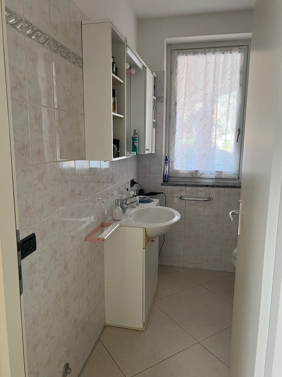 LAVENA PONTE TRESA : ELEGANTE VILLA CON GIARDINO 18