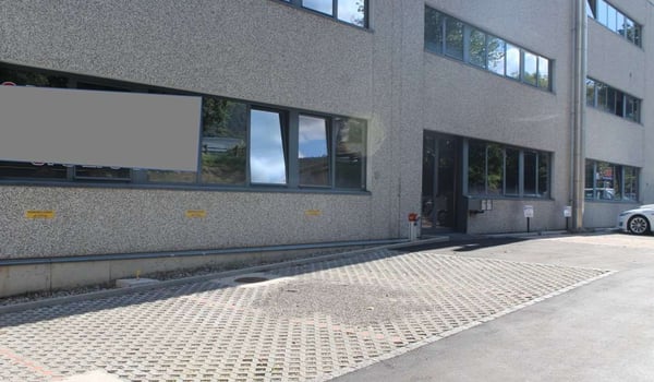 GRAVESANO: LUMINOSO SPAZIO COMMERCIALE ARTIGIANALE UFFICIO 2