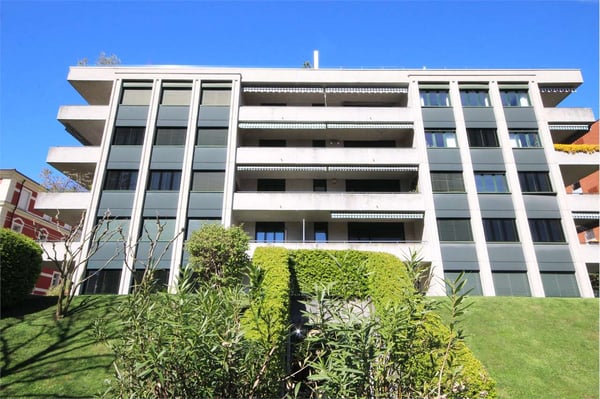 Lugano: ristrutturato appartamento di 3,5 locali con terrazza 1