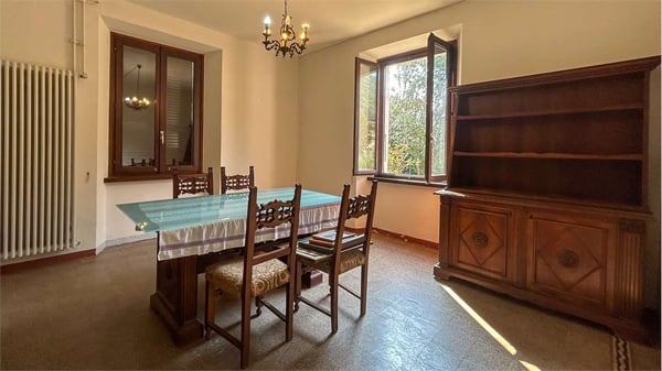 Villa storica indipendente con ampio giardino e terreno edificabile 13