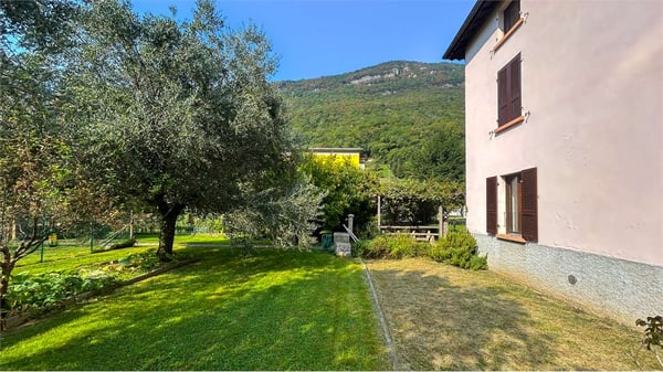 Villa storica indipendente con ampio giardino e terreno edificabile 3