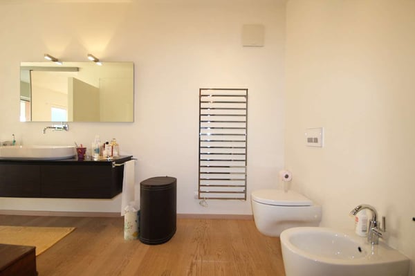 Spazioso appartamento vista lago con giardino in condominio con piscin 8