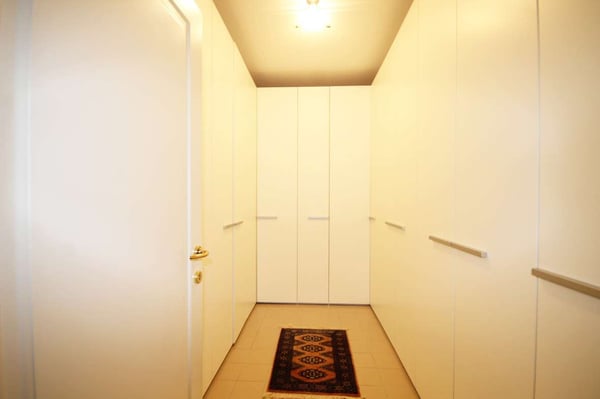 Spazioso appartamento vista lago con giardino in condominio con piscin 11
