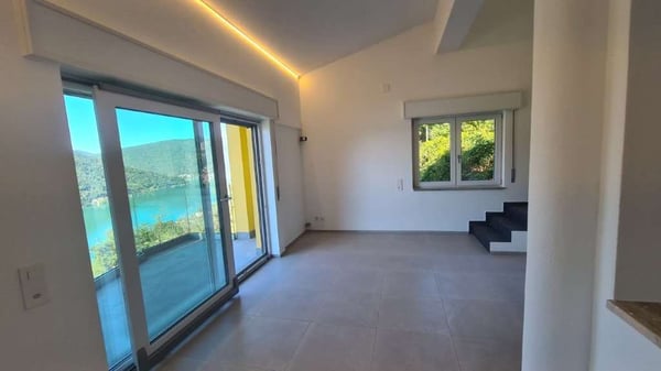 ROVIO: CASA SINGOLA 6.5 LOC. VISTA LAGO 5