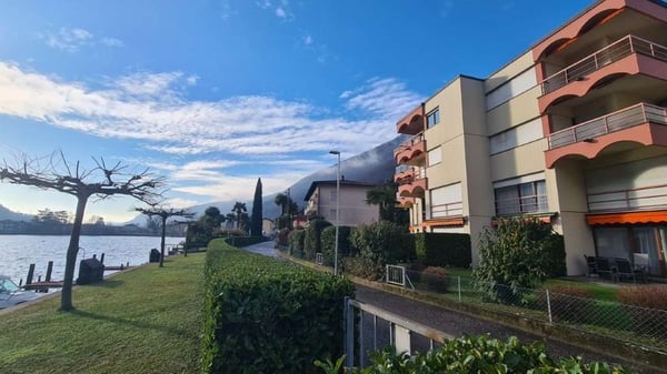 RIVA SAN VITALE: GRAZIOSO 3.5 LOC. FRONTE LAGO 3