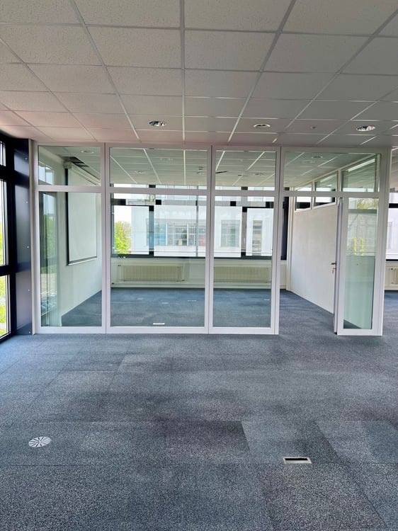 Helle Arbeitsumgebung im Businesspark Bern 8
