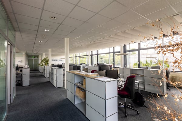 Helle Arbeitsumgebung im Businesspark Bern 1