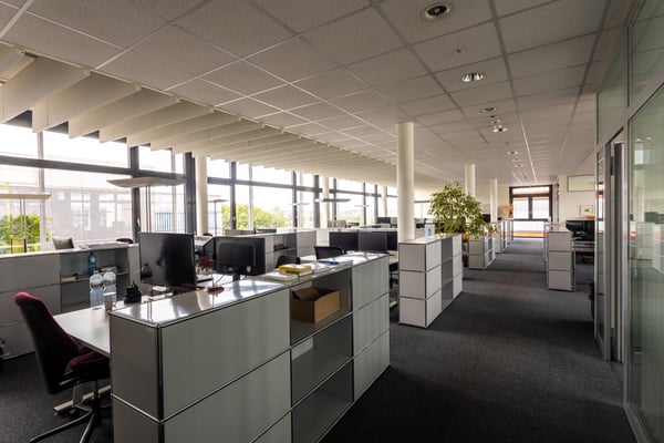 Helle Arbeitsumgebung im Businesspark Bern 3