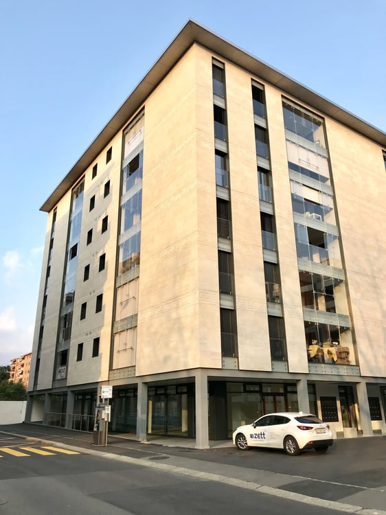 Spazio commerciale al piano terra con ca. m² 80 di superficie - Lugano zona USI - Residenza Agorà 5