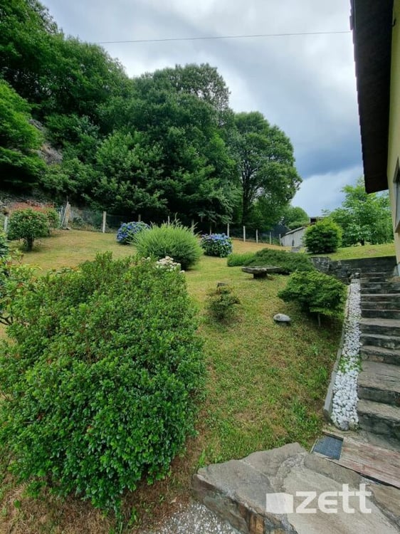 Casa indipendente 4.5 locali con ampio giardino a Medeglia 15