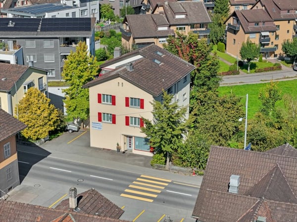 Zweifamilienhaus mit Gewerberäumen 1