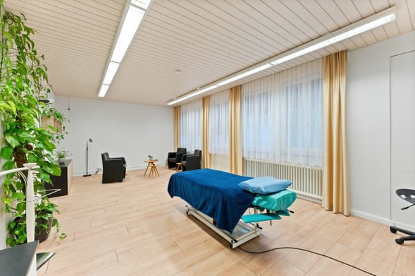 Zweifamilienhaus mit Gewerberäumen 3