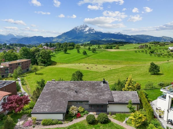 6.5-Zimmer-Terrassenwohnung mit traumhafter Panoramaaussicht 1