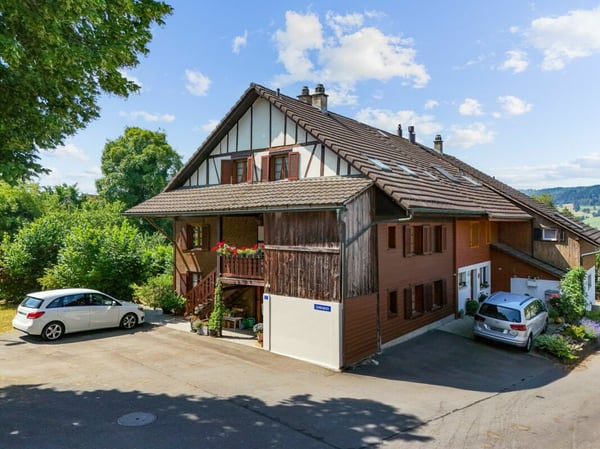 6 ZIMMER EINFAMILIENHAUS EINSEITIG ANGEBAUT 1