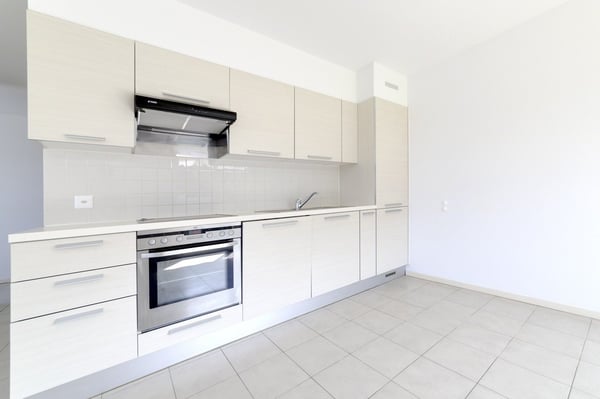 Chiasso – Luminoso appartamento di 2.5 locali con balcone e posteggio in autorimessa 3