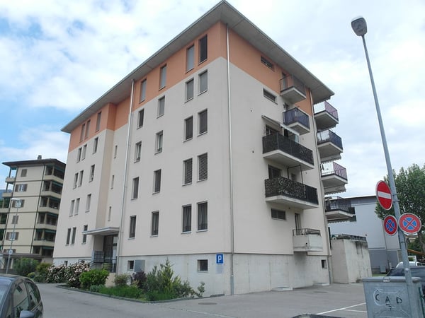 Chiasso – Luminoso appartamento di 2.5 locali con balcone e posteggio in autorimessa 8
