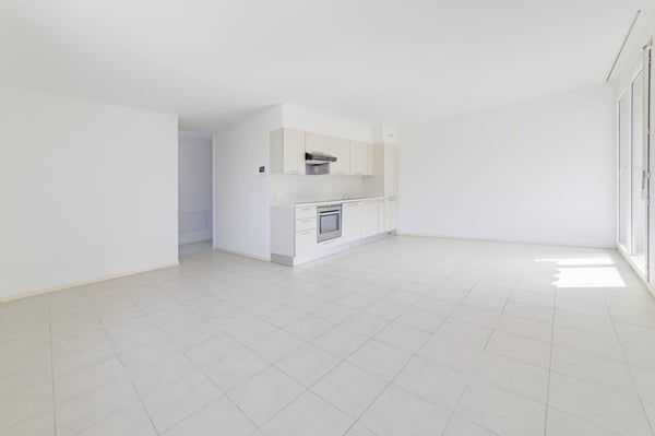 Chiasso – Luminoso appartamento di 2.5 locali con balcone e posteggio in autorimessa 1